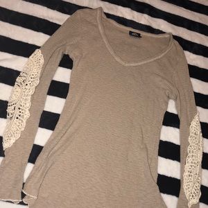 tan long sleeve top🔶